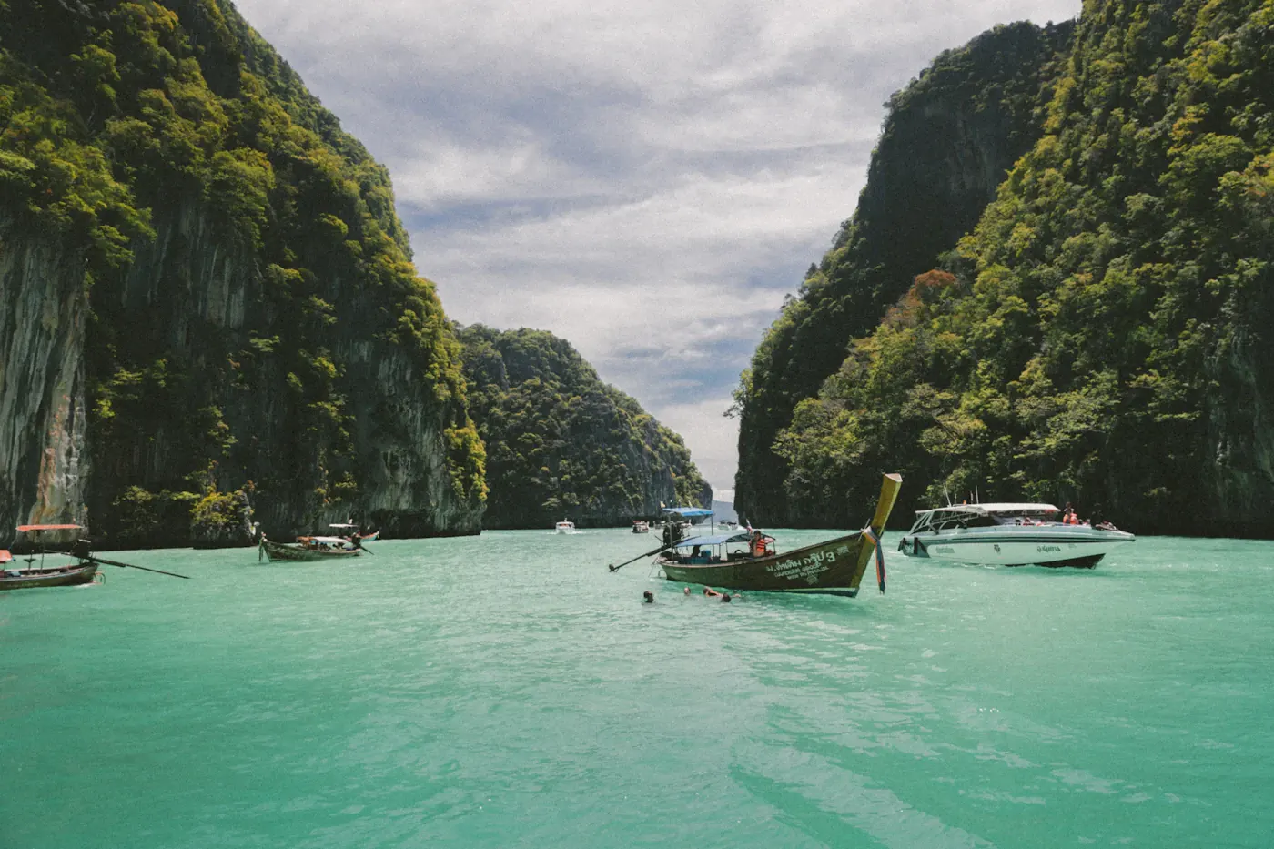 Ocean Cruise vs. River Cruise – What’s Best for Luxury Travellers?